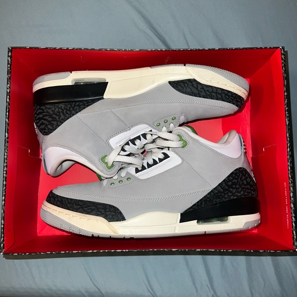 Jordan 3 Chlorophyll - Picture 3 of 5